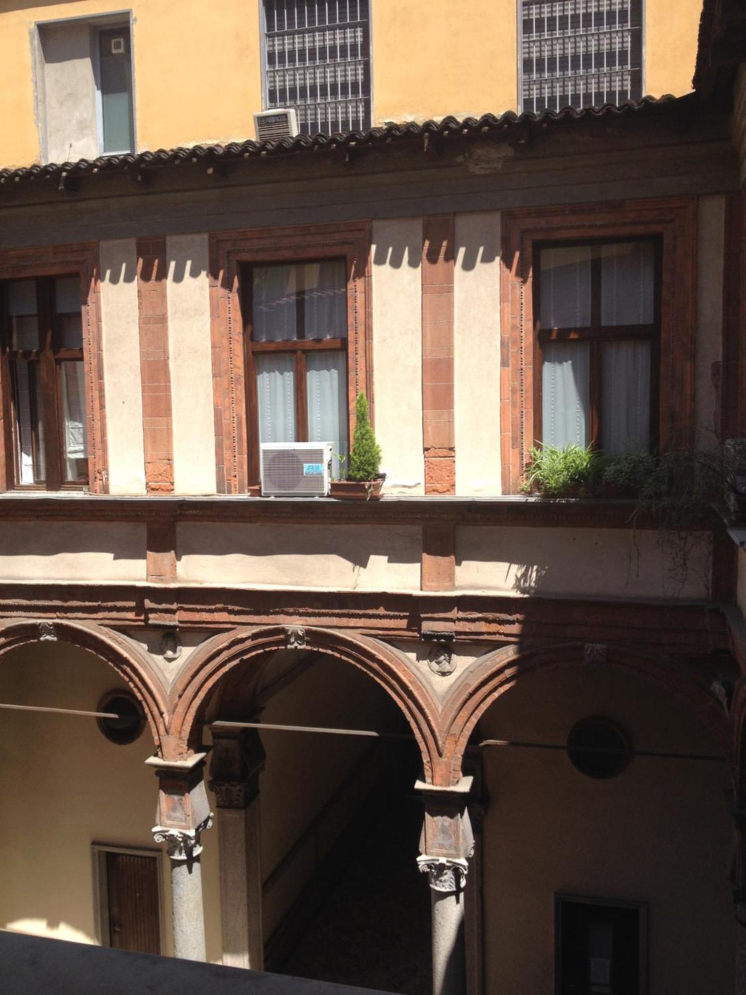 Free 30 Minutes Preemptive Cognitive Disconnect Therapy Price Location Real Duomo Palace Mini Suite * Milano